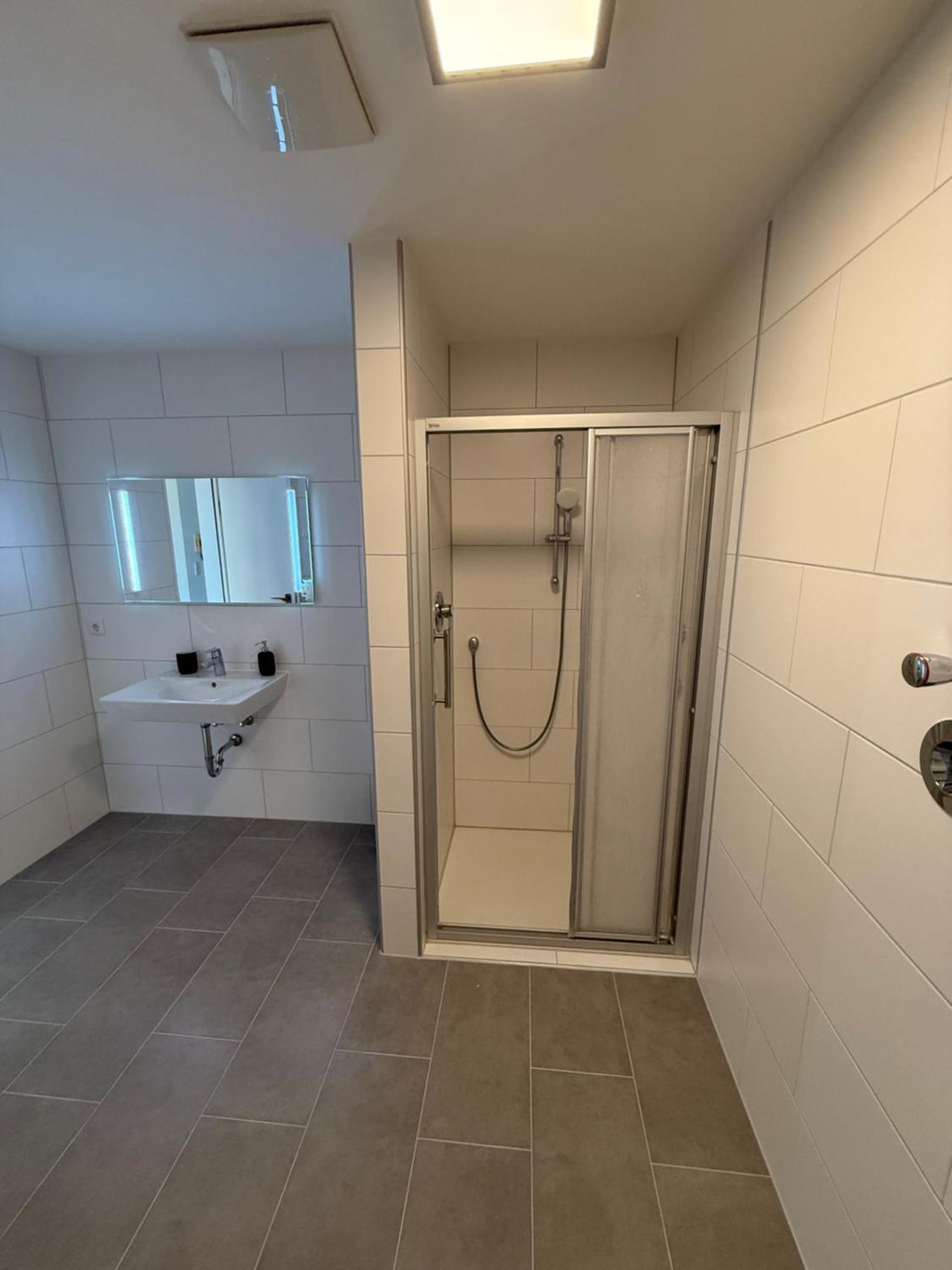 Modernes Apartment Duisburg-Mitte mit Balkon Exterior foto