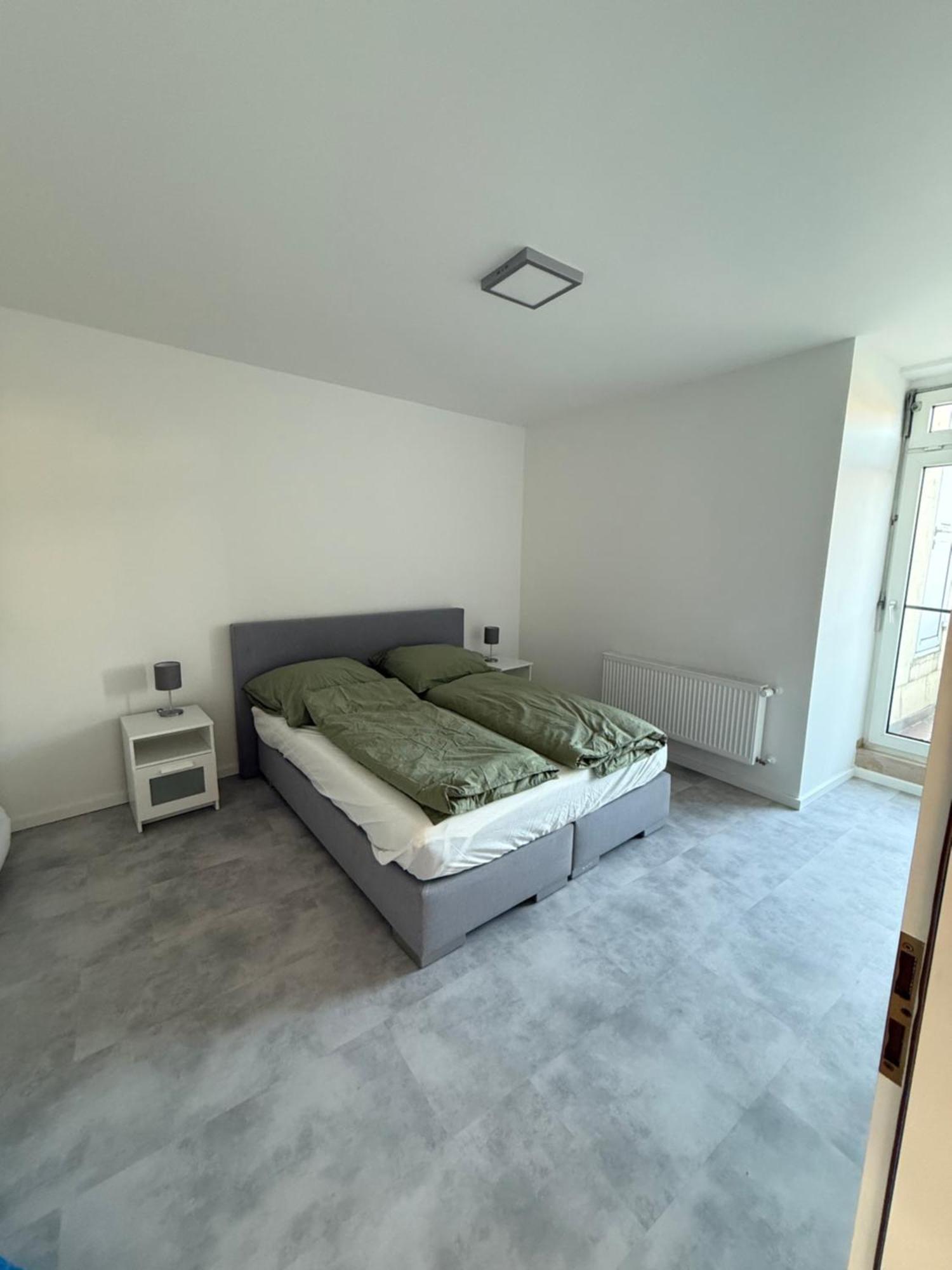 Modernes Apartment Duisburg-Mitte mit Balkon Exterior foto